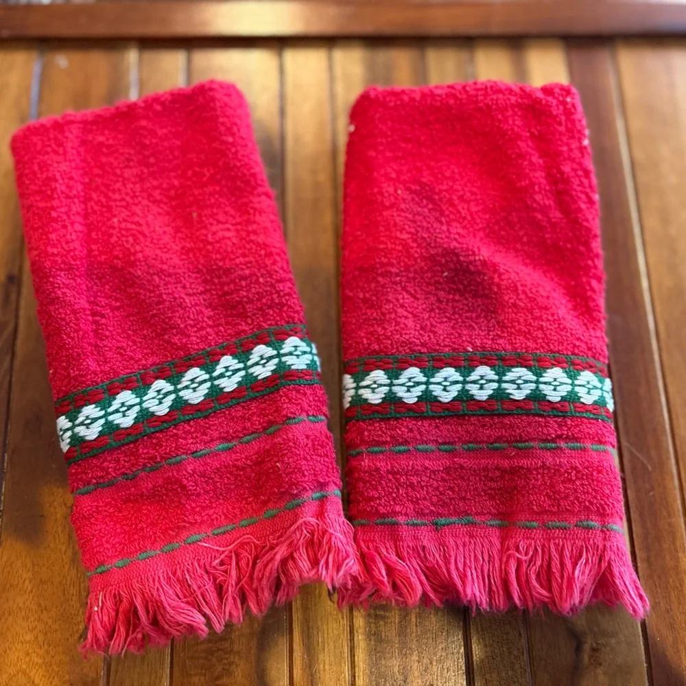 Cannon Vintage Christmas Hand Towel Set Red Green White Fringe